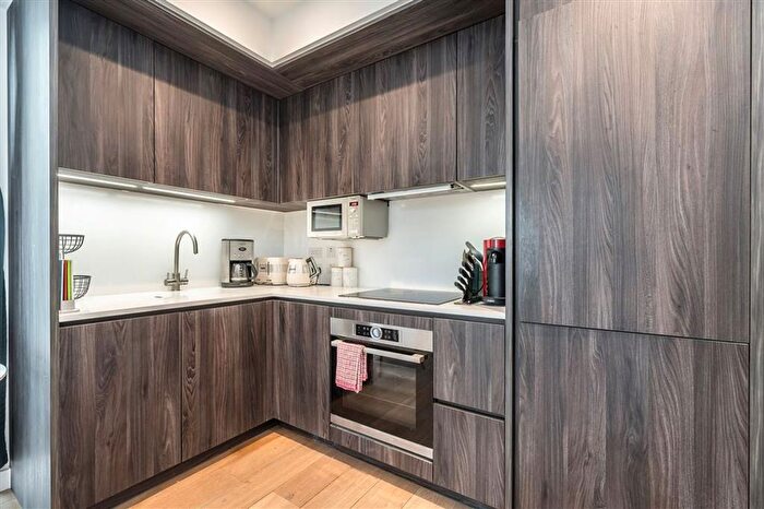 1 Bedroom Flat For Sale In Reminder Lane, Greenwich, SE10