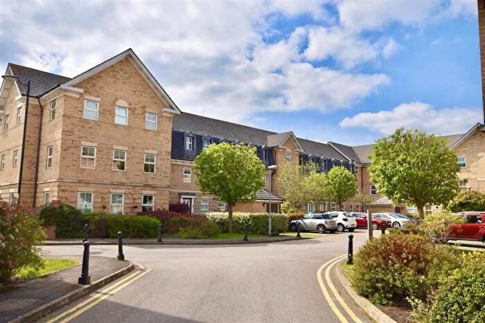 2 Bedroom Apartment For Sale In Falcon Mews, Leighton Buzzard, LU7