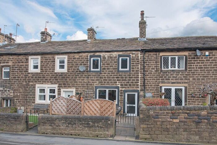 2 Bedroom Terraced House For Sale In Main Road, Eastburn, BD20