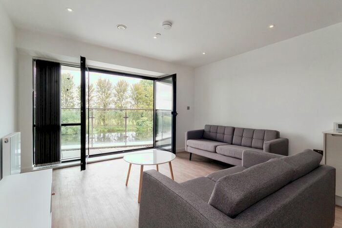 2 Bedroom Flat To Rent In Trent Lane, Sneinton, Nottingham, NG2