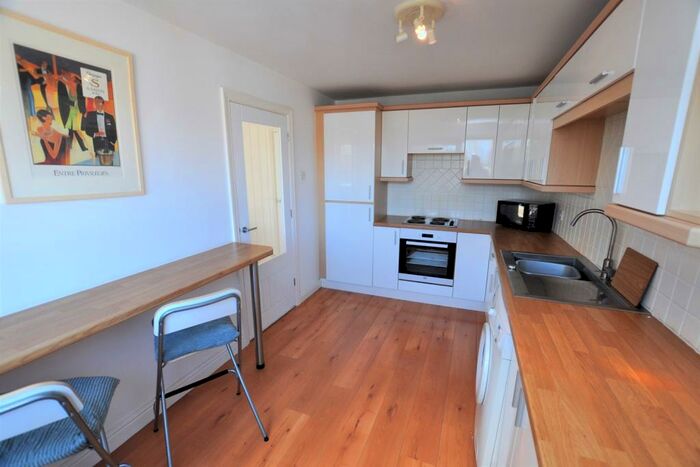 2 Bedroom Apartment To Rent In Dene Court, Jesmond Park East, Newcastle Upon Tyne, NE7