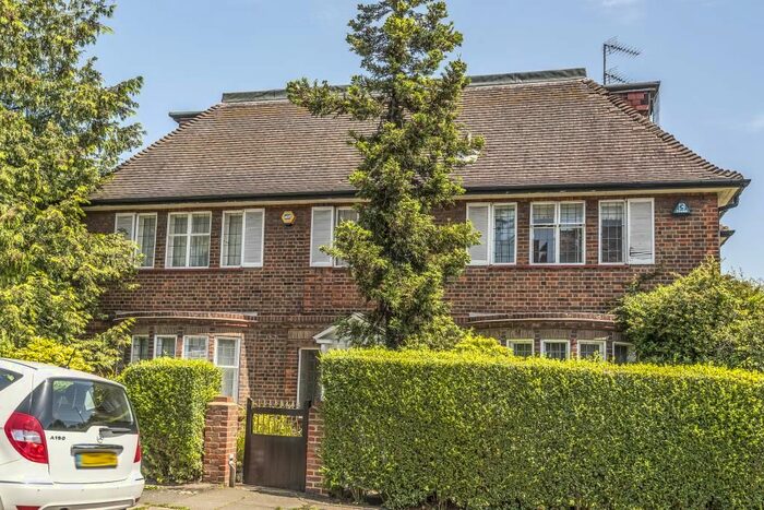 5 Bedroom Detached House To Rent In Greenhalgh Walk, Hampstead Garden Suburb, N2