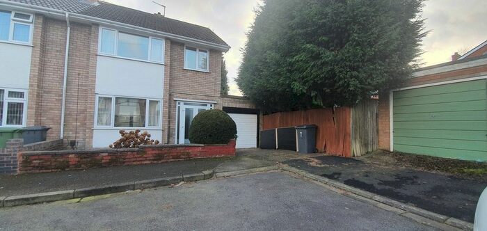 3 Bedroom Semi-Detached House To Rent In Anne Road, Goldthorn, Wolverhampton, WV4