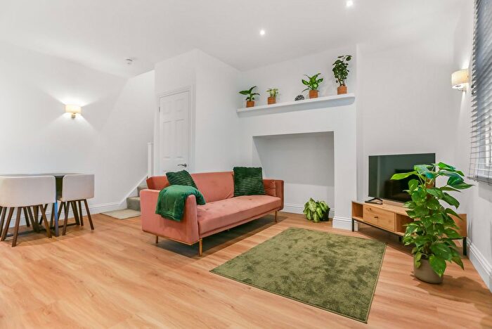 1 Bedroom Flat To Rent In South Road, Brighton, BN1