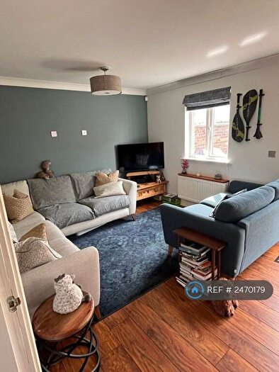 4 Bedroom Semi-Detached House To Rent In Anderby Walk, Westhoughton, Bolton, BL5