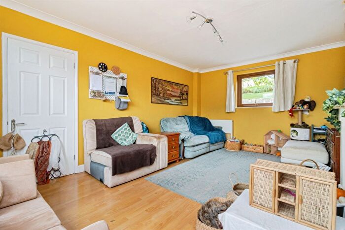 3 Bedroom Semi-Detached House For Sale In Foxhole Road, Paignton, TQ3