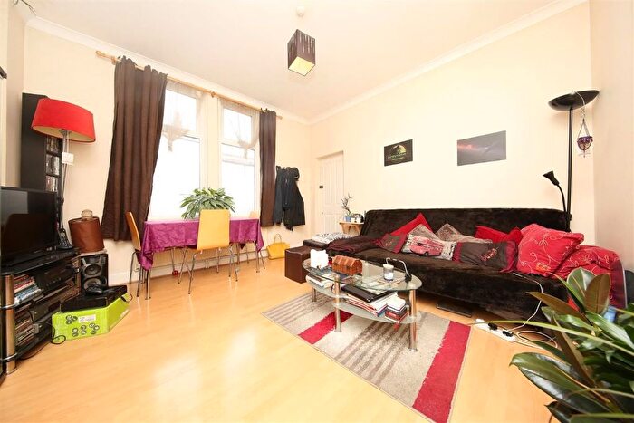 2 Bedroom Flat To Rent In Charlton Road, London, NW10