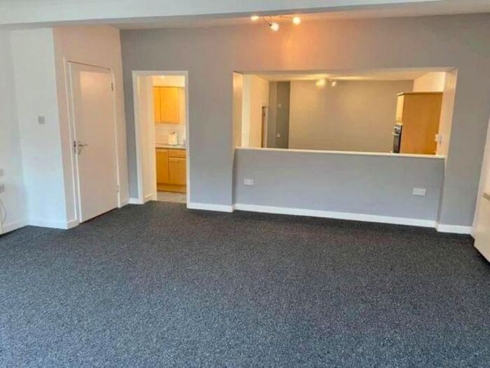 2 Bedroom Flat To Rent In Fleet Street, Torquay, TQ1