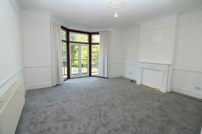 2 Bedroom Apartment To Rent In Perry Hill, London, SE6