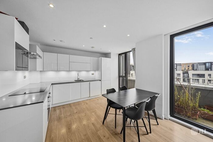 3 Bedroom Flat To Rent In Langham House, London, E15