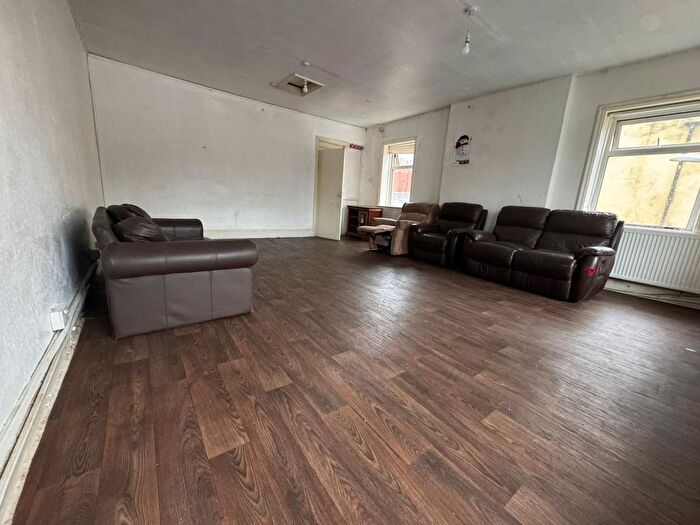 1 Bedroom Flat To Rent In Drake Street, Rochdale, OL16