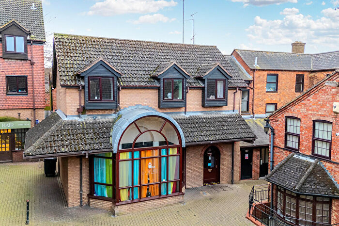 2 Bedroom Flat For Sale In Cranleigh House, Hamblin Court, Rushden, NN10