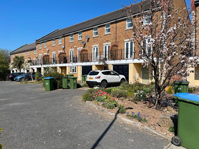 4 Bedroom Terraced House To Rent In Howerd Way, SE18