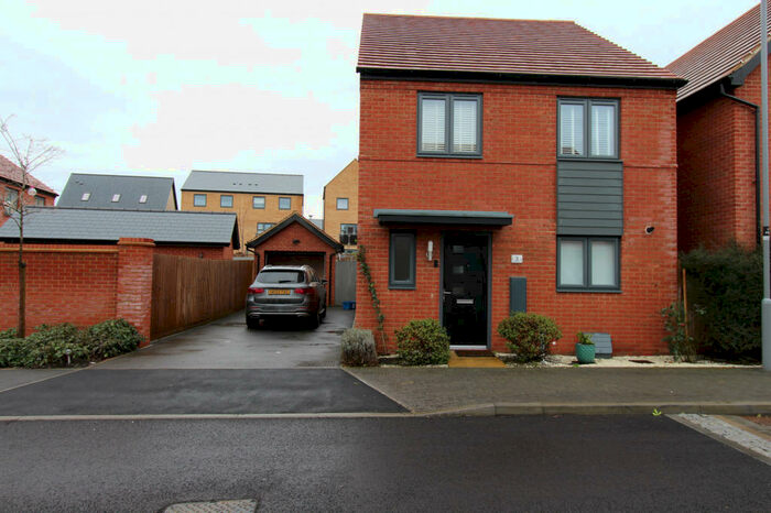 3 Bedroom Detached House To Rent In Friesland Avenue, Whitehouse, Milton Keynes, MK8
