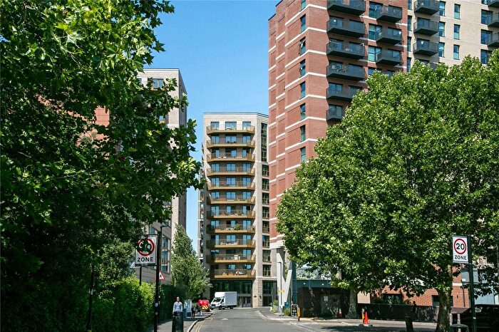2 Bedroom Flat For Sale In Capital Interchange Way, Brentford, TW8