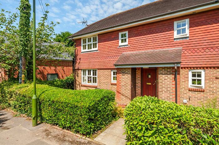 1 Bedroom Apartment For Sale In Rosehill, Billingshurst, RH14