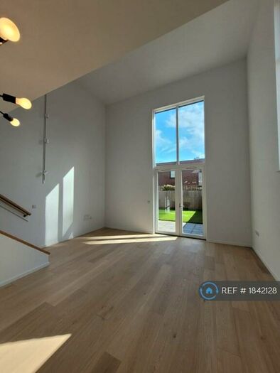 3 Bedroom End Of Terrace House To Rent In Mansell St., Bristol, BS34