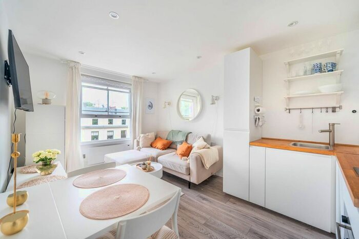 1 Bedroom Flat To Rent In Queens Gardens, Bayswater, London, W2