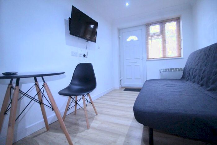 Studio To Rent In Whalebone Lane South, Dagenham, RM8