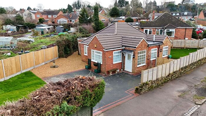 2 Bedroom Bungalow For Sale In Emu Close, Heath And Reach, Leighton Buzzard, Bedfordshire, LU7