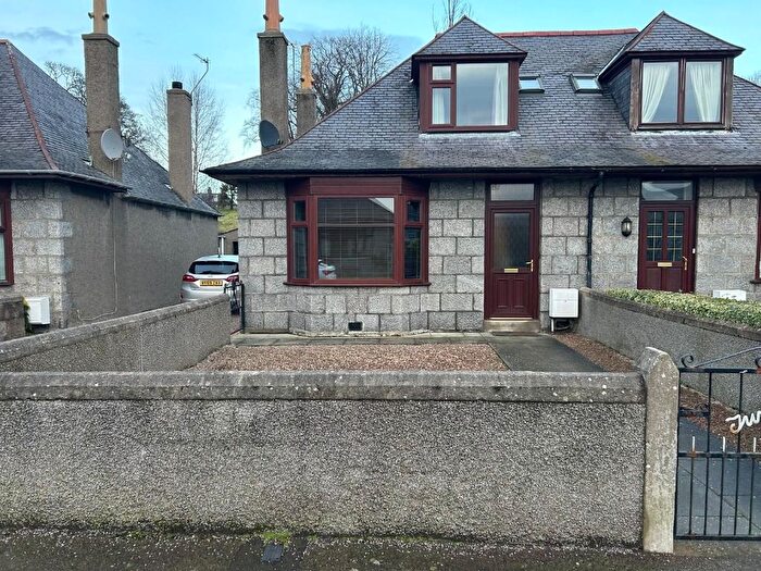 2 Bedroom Semi-Detached House To Rent In Broomhill Place, Aberdeen, AB10