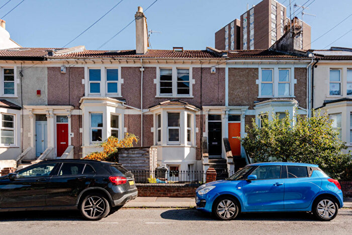 2 Bedroom Flat For Sale In Dean Lane, Southville, Bristol, Bristol, BS3