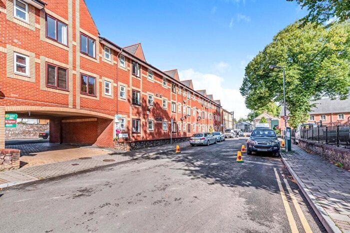 2 Bedroom Flat To Rent In Windsor Mews, Adamsdown Square, Cardiff, CF24