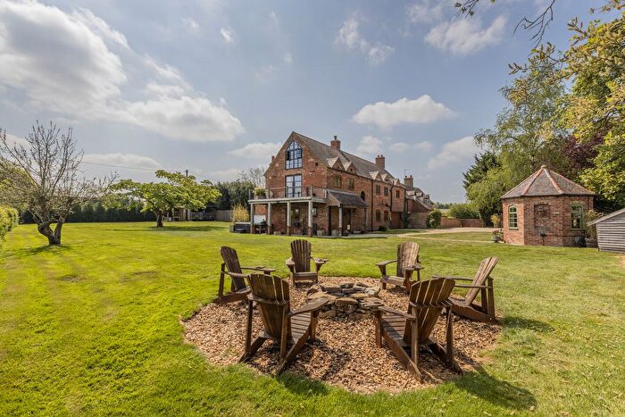 6 Bedroom Barn Conversion For Sale In Buckle Street Honeybourne Evesham, Worcestershire, WR11