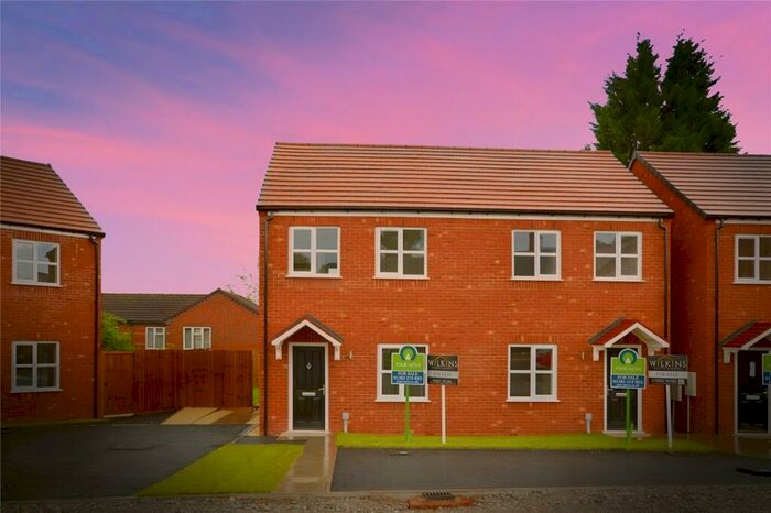 3 Bedroom Semi-Detached House To Rent In Saffron Close, Newhall, Swadlincote, Derbyshire, DE11