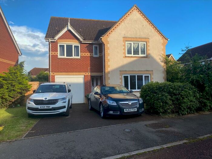 4 Bedroom Detached House To Rent In Tumulus Way, Colchester, CO2