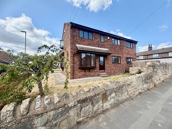 4 Bedroom Detached House For Sale In Low Farm, Great Preston, Leeds, LS26