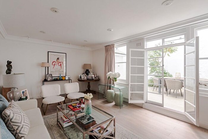 2 Bedroom Flat To Rent In Bryanston Square, Marylebone, London, W1H