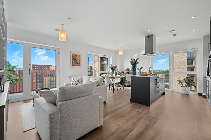 2 Bedroom Apartment For Sale In Dunstan Place, Abbey Road, Barking, Greater London, IG11