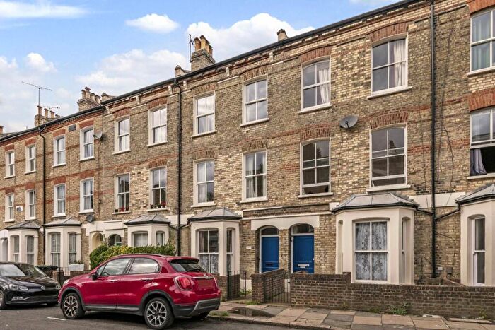 2 Bedroom Flat To Rent In Moray Road, London, N4