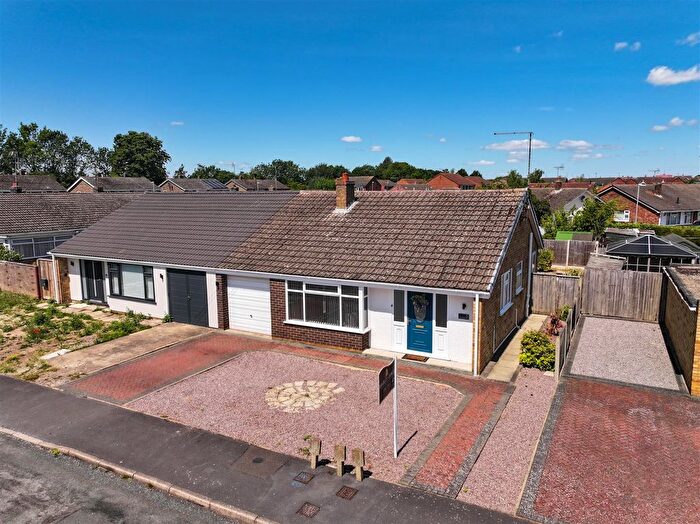 3 Bedroom Semi-Detached Bungalow For Sale In Kensington Drive, Spalding, PE11