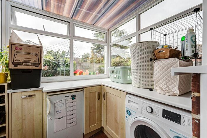 2 Bedroom Flat For Sale In Gaisford Close, Worthing, West Sussex, BN14