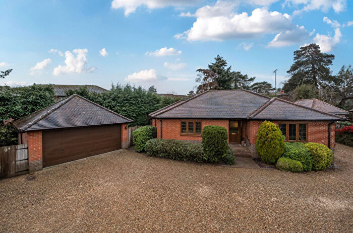 3 Bedroom Bungalow For Sale In Rectory Road, Wokingham, Berkshire, RG40