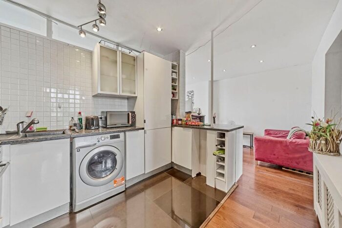 2 Bedroom Flat To Rent In Old Kent Road, London, SE1