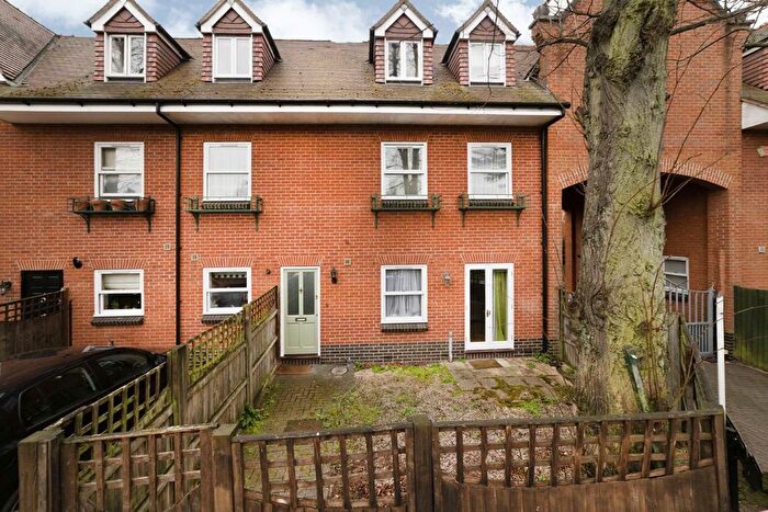 4 Bedroom Terraced House To Rent In Woodbourne Avenue, Streatham, SW16