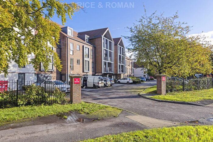 2 Bedroom Flat To Rent In The Clockhouse, Guildford, GU1