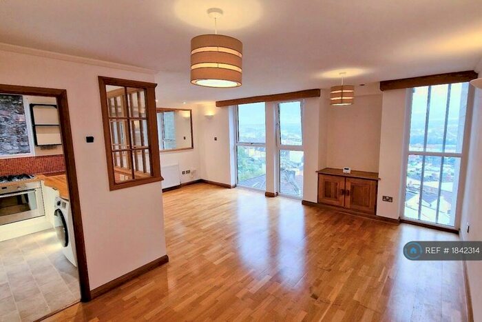 2 Bedroom Flat To Rent In Clifton Wood, Bristol, BS8