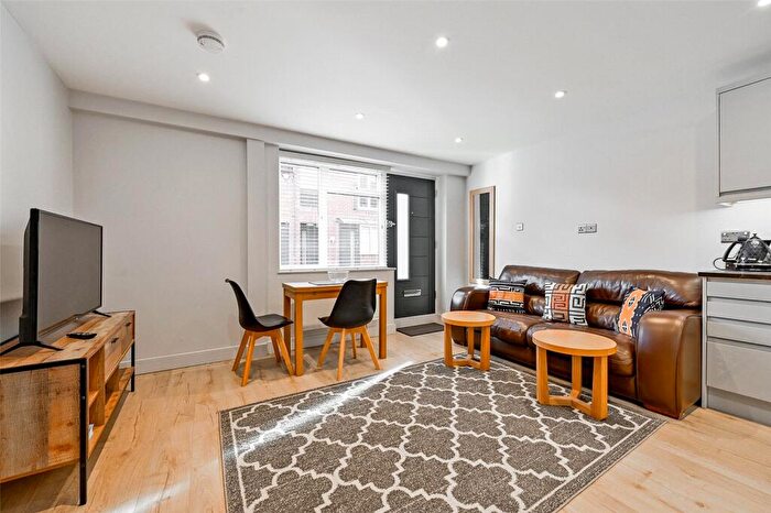 Apartment To Rent In Little Marlow Road, Marlow, Buckinghamshire, SL7