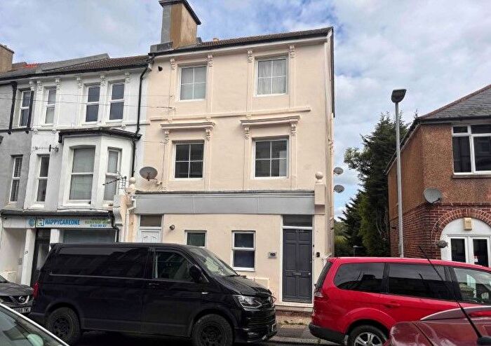 2 Bedroom Flat For Sale In B Hughenden Road, Hastings, TN34