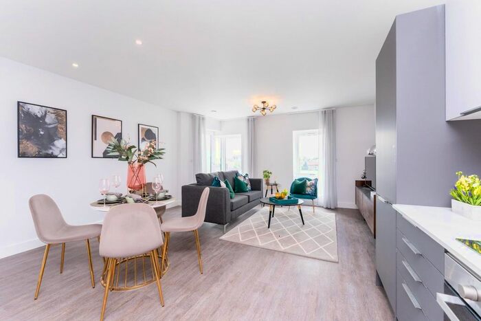 2 Bedroom Flat To Rent In Dominion Road, Southall, UB2