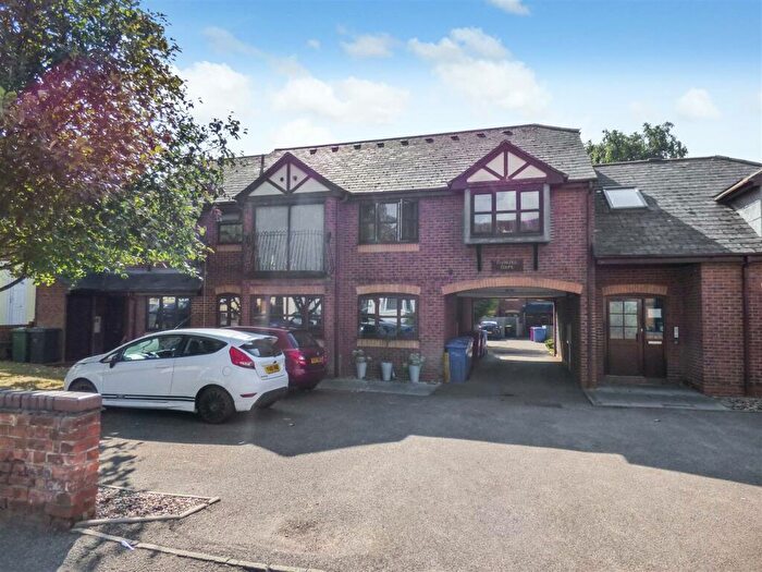 2 Bedroom Apartment To Rent In Chestnut Court, Kettlebrook, B77