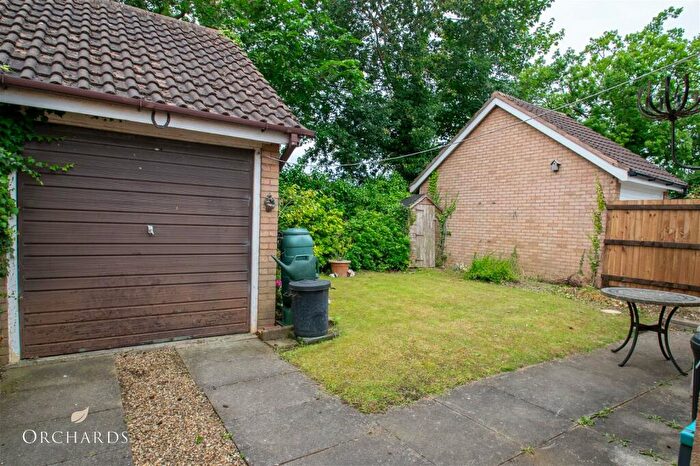 2 Bedroom Detached Bungalow For Sale In Hawthorn Close, Ampthill, MK45