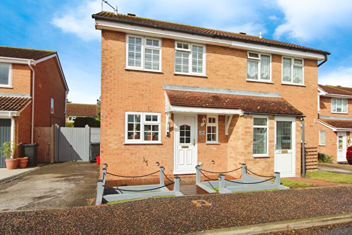 3 Bedroom Semi-detached House For Sale In Greenacres, Clacton-On-Sea, CO15
