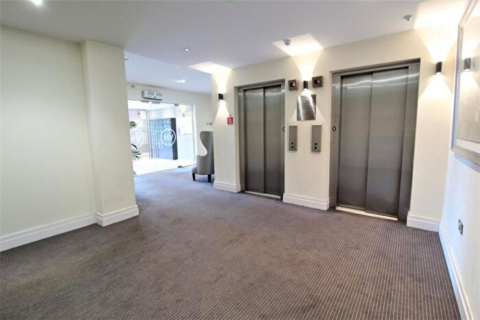 2 Bedroom Apartment To Rent In Clarendon Avenue, Leamington Spa, CV32