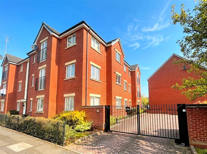 2 Bedroom Flat For Sale In Millport Road, Wolverhampton, West Midlands, WV4