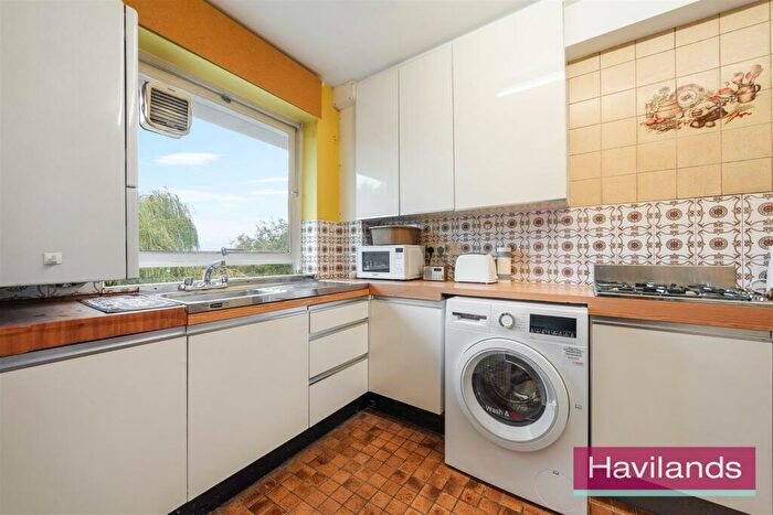 1 Bedroom Flat For Sale In Church Hill, London, N21